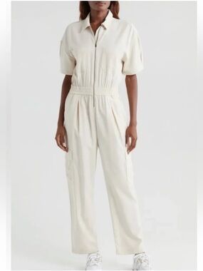 Vuori Women’s Coastline Jumpsuit Size XL NWT in Color Milkweed. Tencel, Coastal
